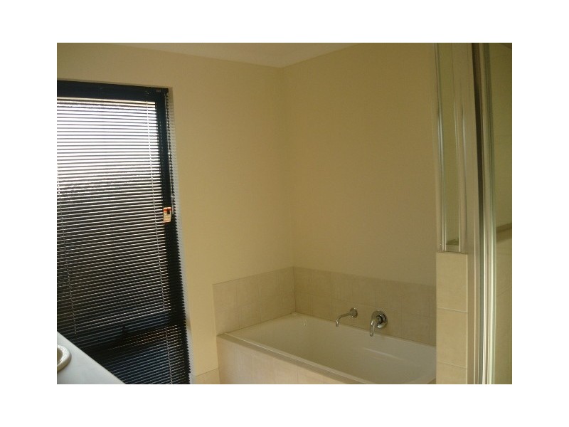 70 Eastlyn Drive, Deepdale WA 6532