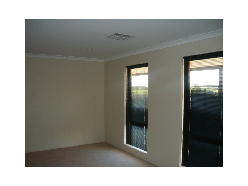 70 Eastlyn Drive, Deepdale WA 6532