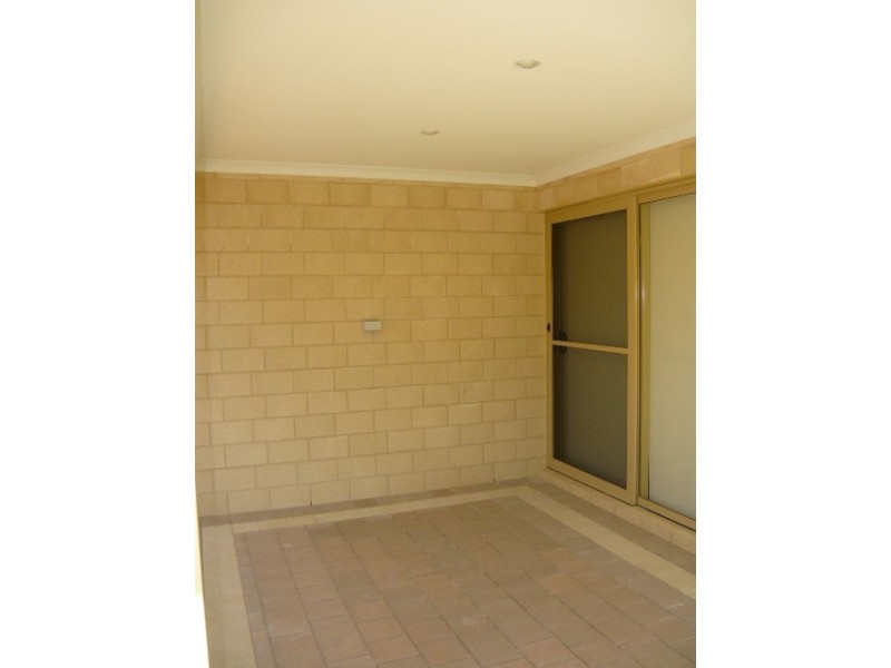 214A Second Street, Wonthella WA 6530