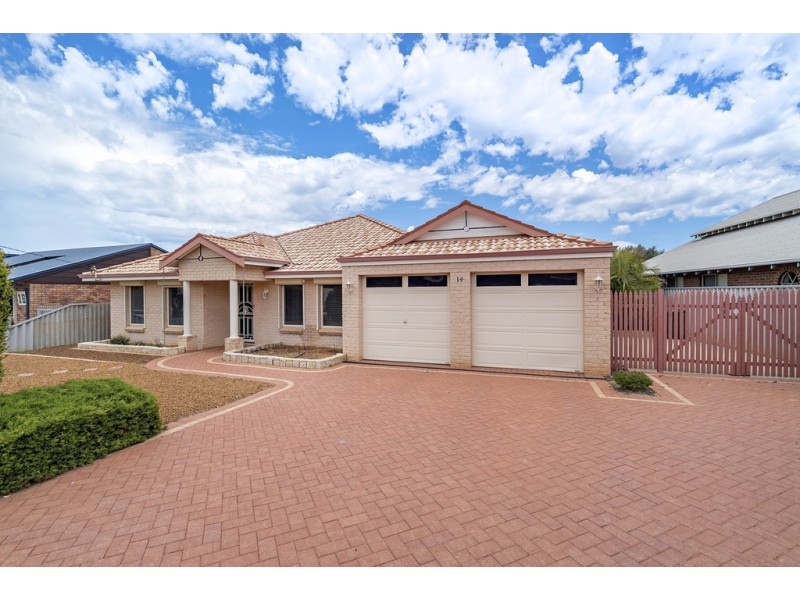 14 Eastern Road, Geraldton WA 6530