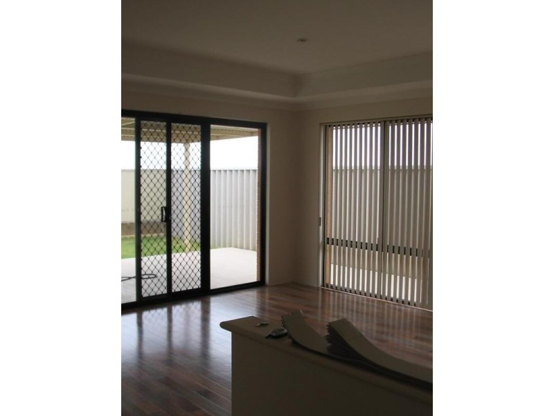 11  Winnetta Ridge, Wandina WA 6530