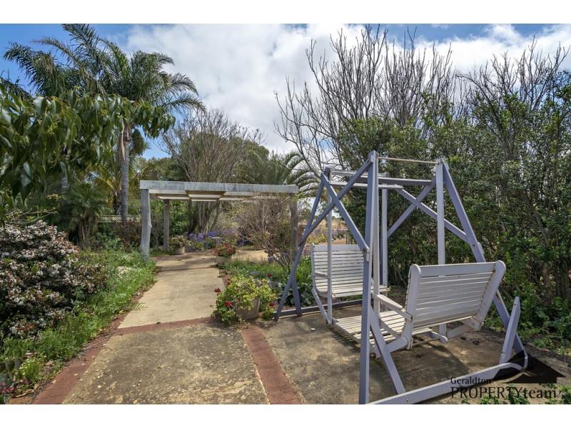 11 Leicester Close, Deepdale WA 6532