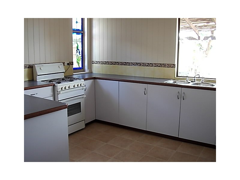 13 Burges Street, Beachlands WA 6530