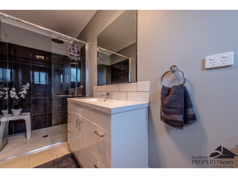 222A Third Street, Wonthella WA 6530