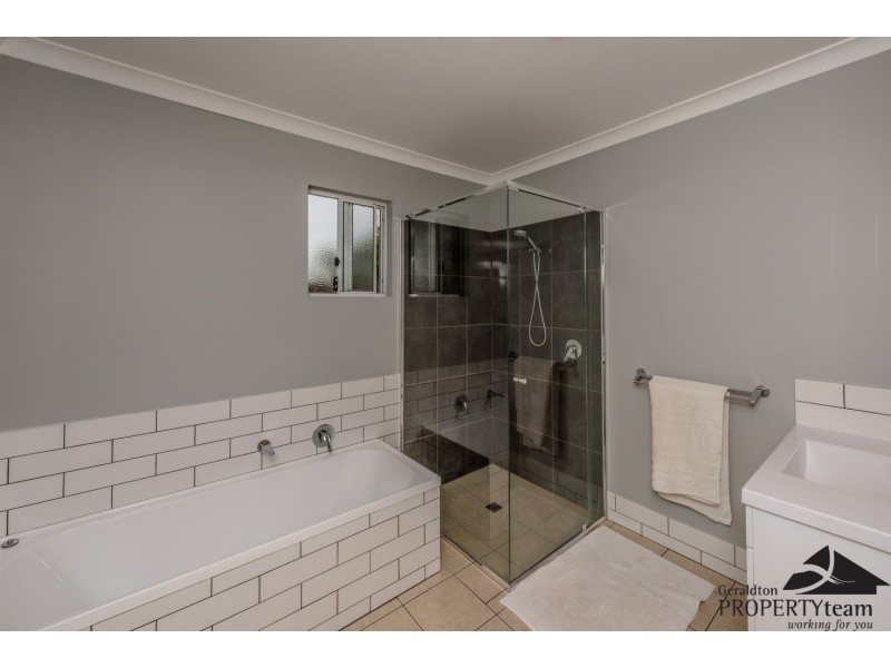 222A Third Street, Wonthella WA 6530