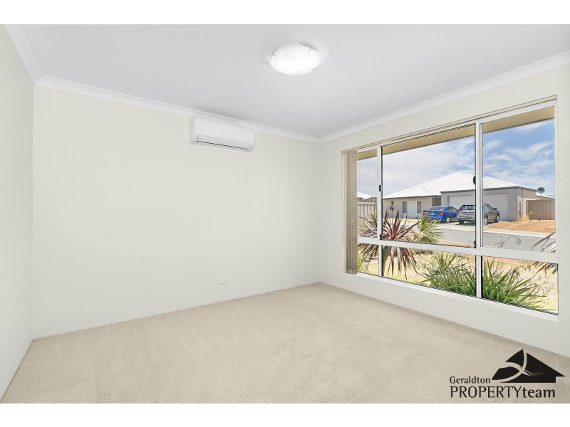 8 Thistle Wynd, Wandina WA 6530
