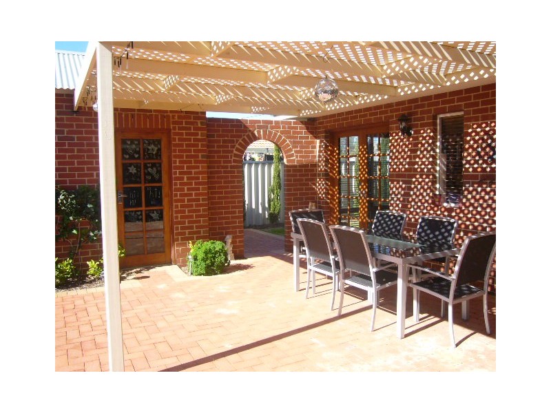 26 Broadbank Lane, Beachlands WA 6530