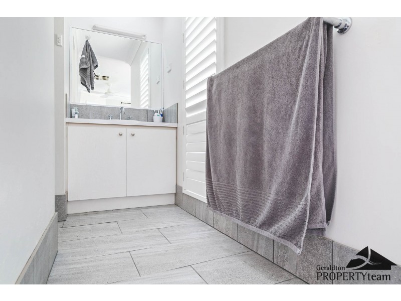 9 Glendinning Road, Tarcoola Beach WA 6530