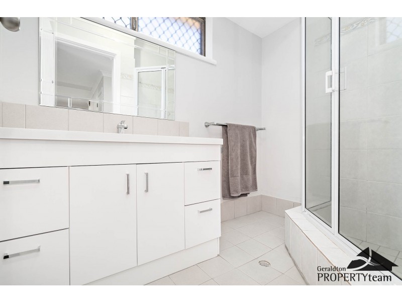 9 Glendinning Road, Tarcoola Beach WA 6530