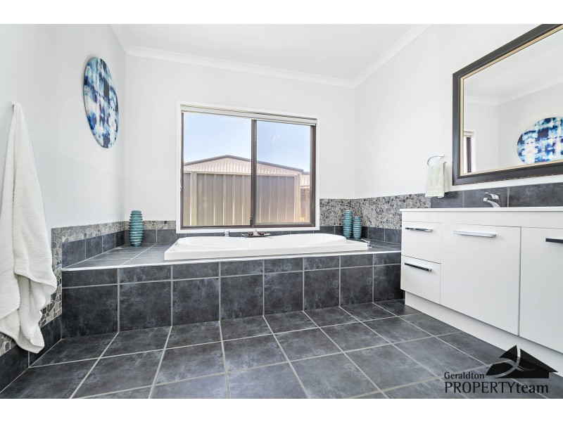 290 Eliza Shaw Drive, White Peak WA 6532