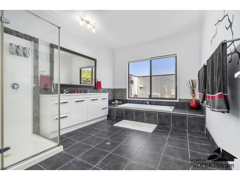 290 Eliza Shaw Drive, White Peak WA 6532