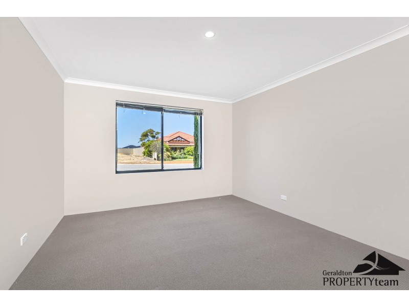 13 Crusader Heights, Wandina WA 6530