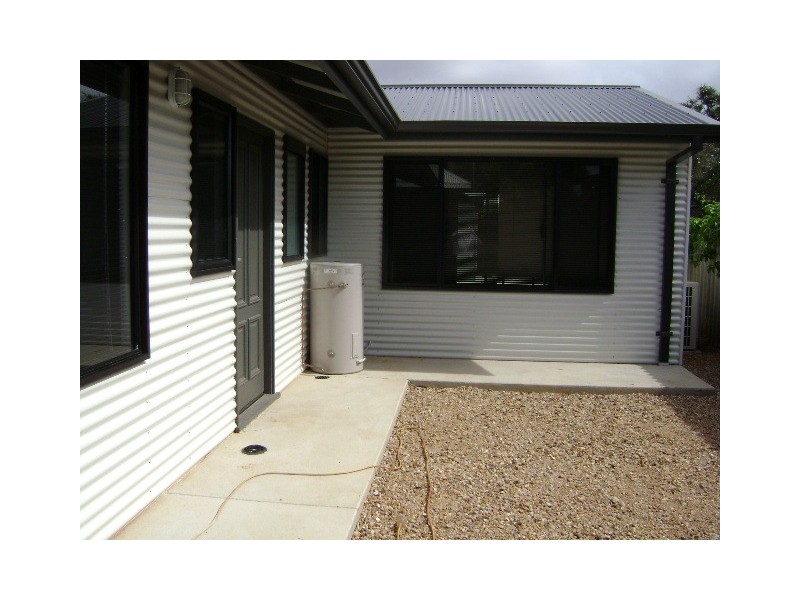 290 B Seventh Street, Wonthella WA 6530