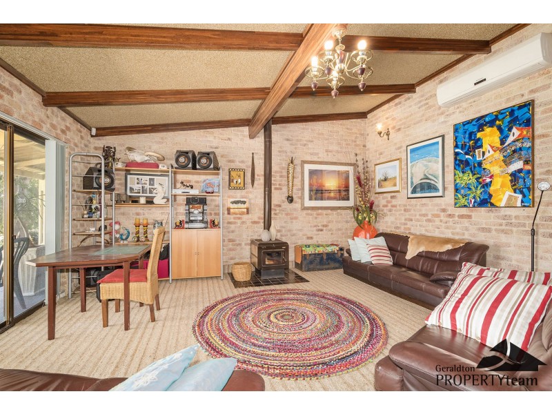 451 Hall Road, Waggrakine WA 6530