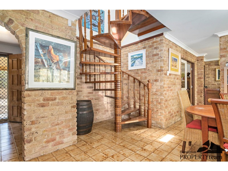 451 Hall Road, Waggrakine WA 6530