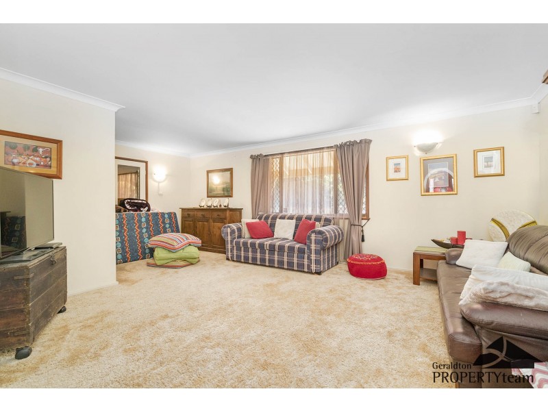 451 Hall Road, Waggrakine WA 6530