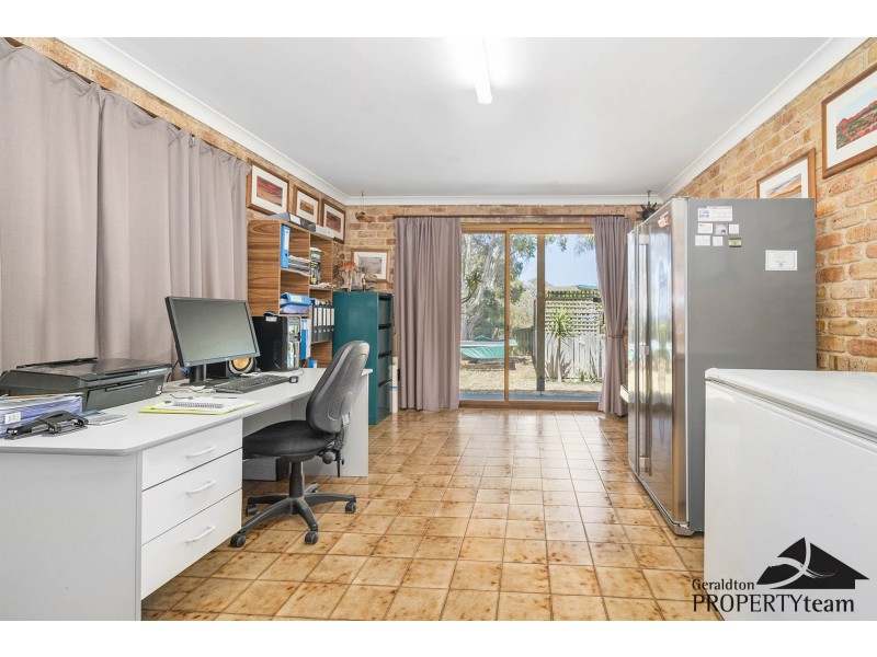 451 Hall Road, Waggrakine WA 6530