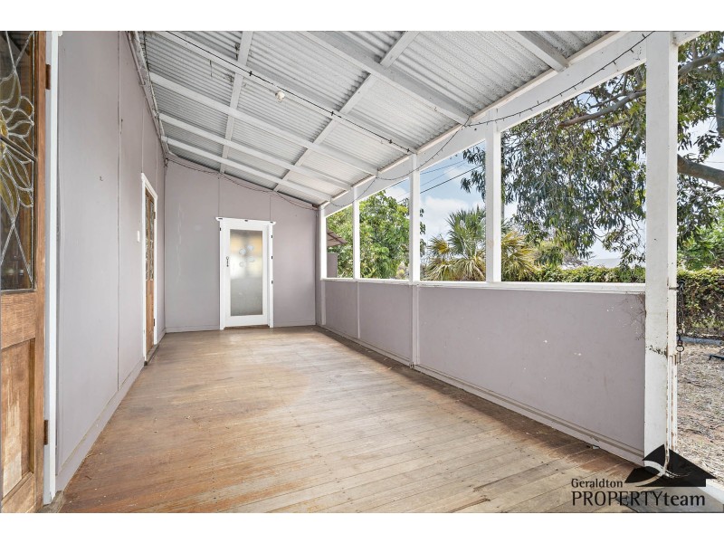 206 Fifth Street, Wonthella WA 6530