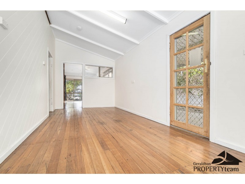 206 Fifth Street, Wonthella WA 6530