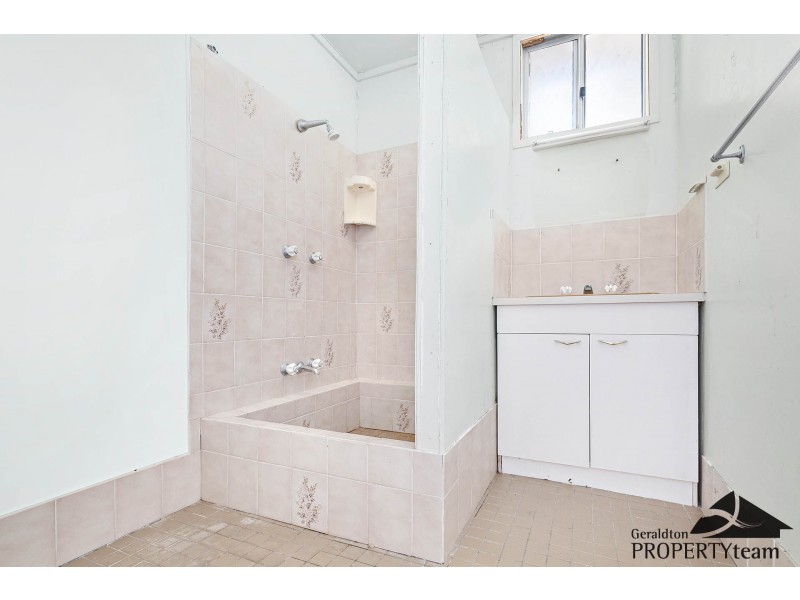 206 Fifth Street, Wonthella WA 6530