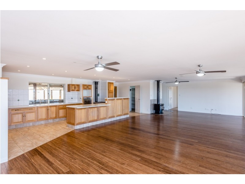 134 Phillips Road, Greenough WA 6532