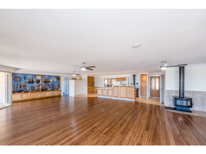 134 Phillips Road, Greenough WA 6532