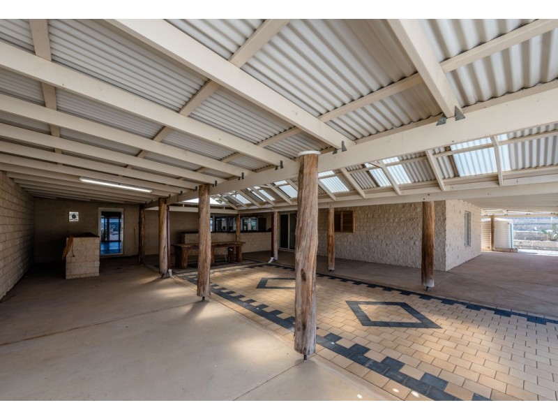 134 Phillips Road, Greenough WA 6532