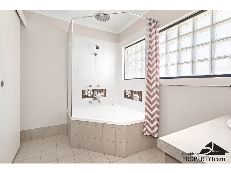 2 Myrtle Road, Strathalbyn WA 6530