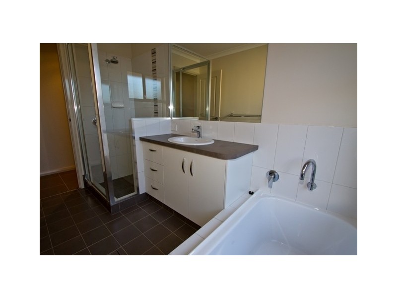 206A First Street, Wonthella WA 6530