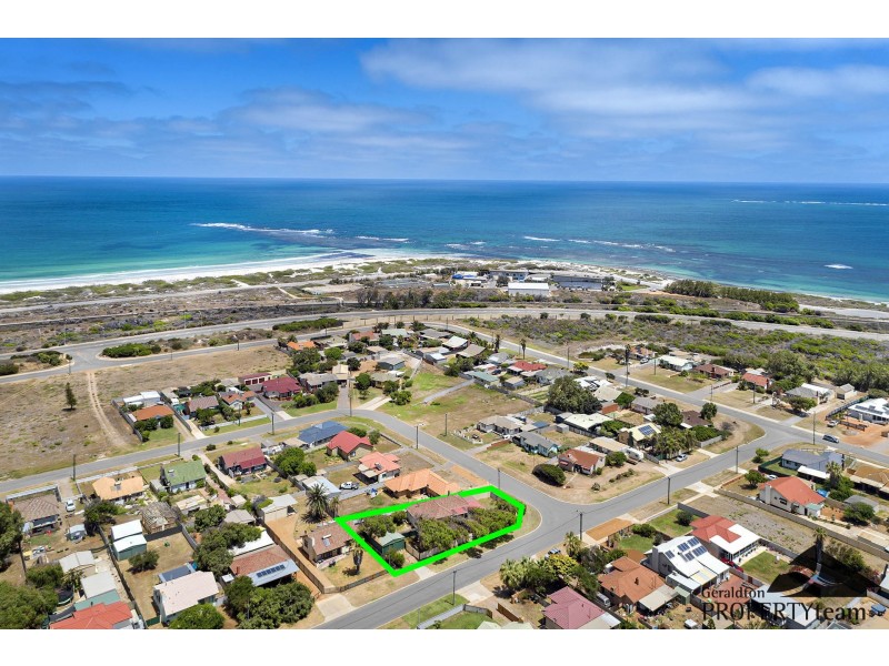 8 Whitfield Street, Beachlands WA 6530