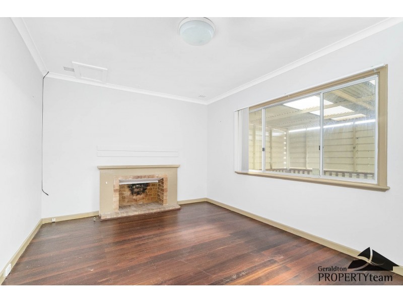 8 Whitfield Street, Beachlands WA 6530