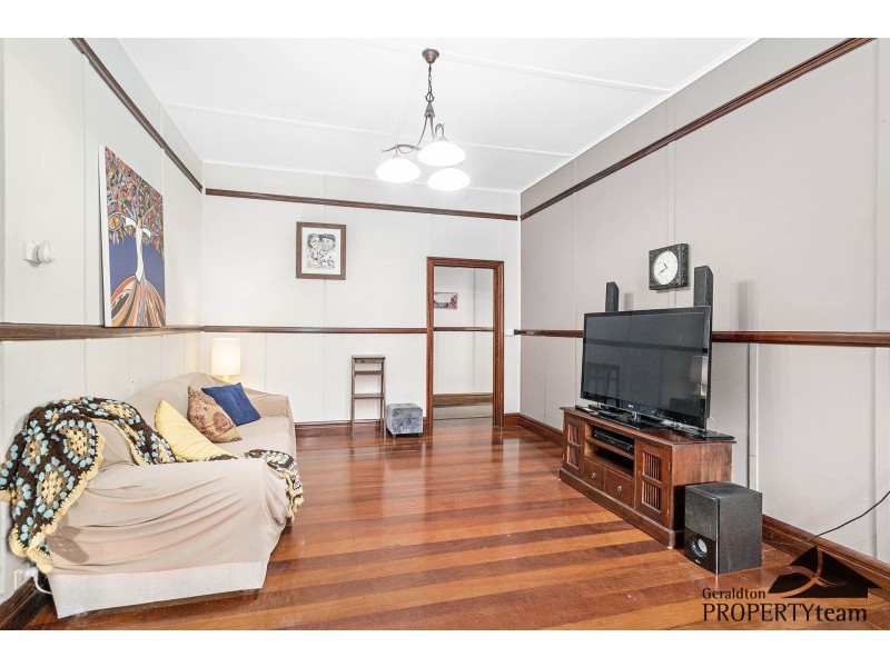 145 Shenton Street, Beachlands WA 6530