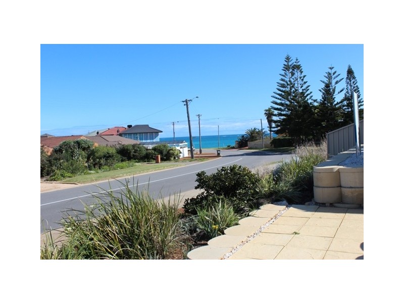 6 Glendinning Road, Tarcoola Beach WA 6530