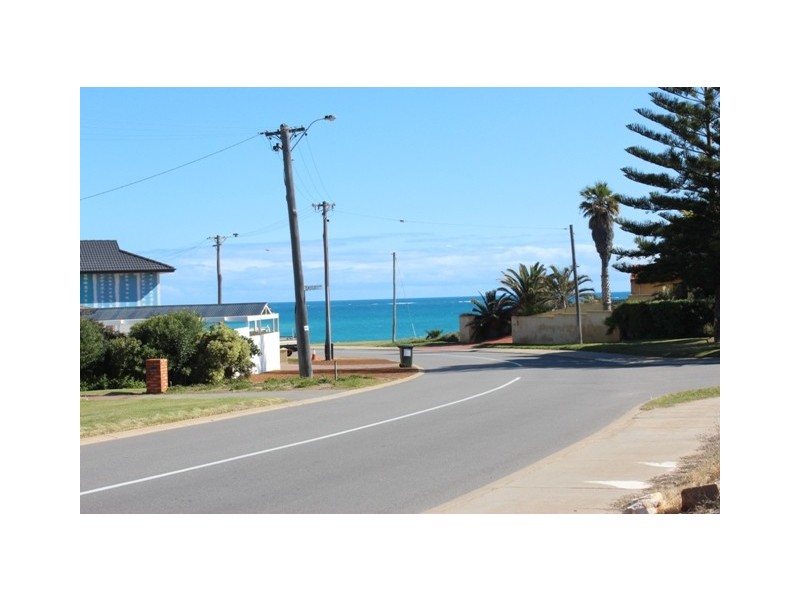 6 Glendinning Road, Tarcoola Beach WA 6530