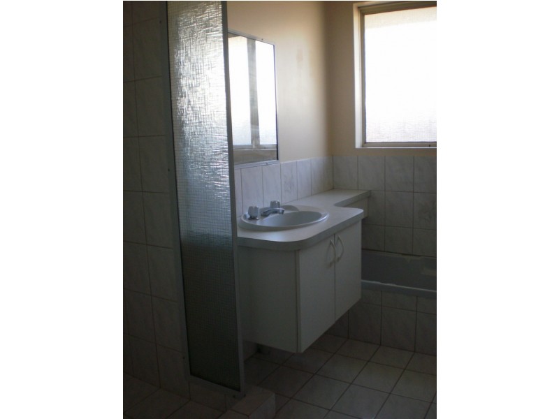 4/4 McDermott Avenue, Wandina WA 6530