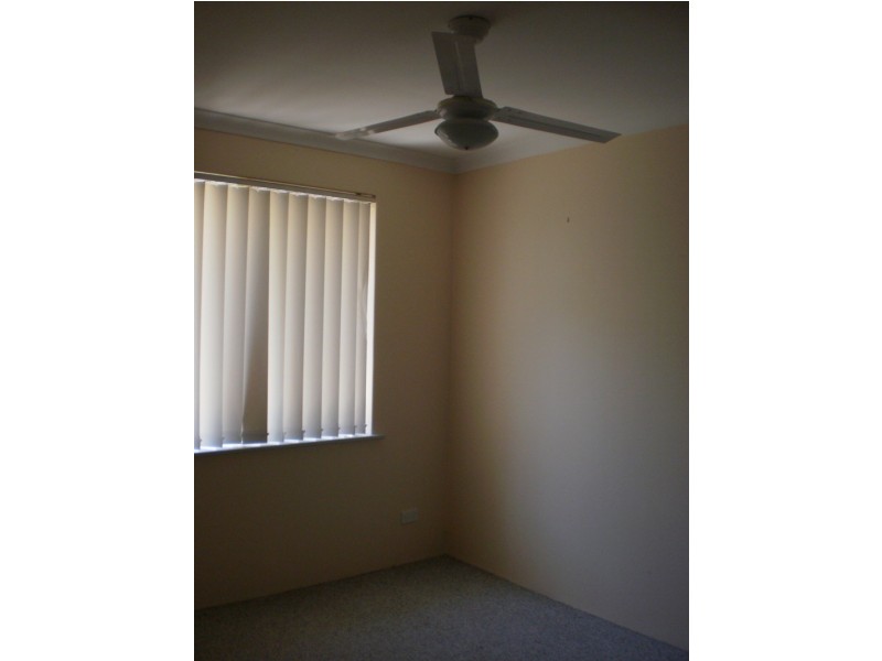 4/4 McDermott Avenue, Wandina WA 6530