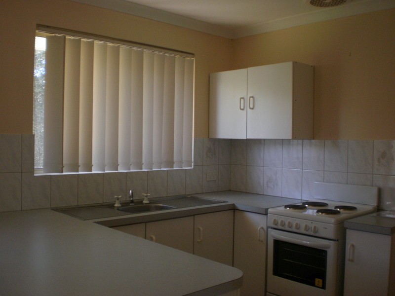 4/4 McDermott Avenue, Wandina WA 6530