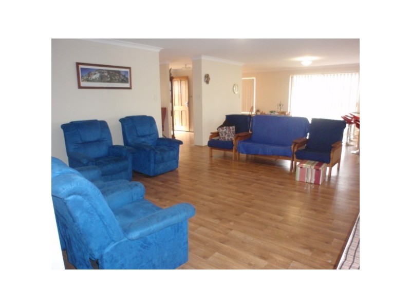 6 Foxglove Place, Strathalbyn WA 6530