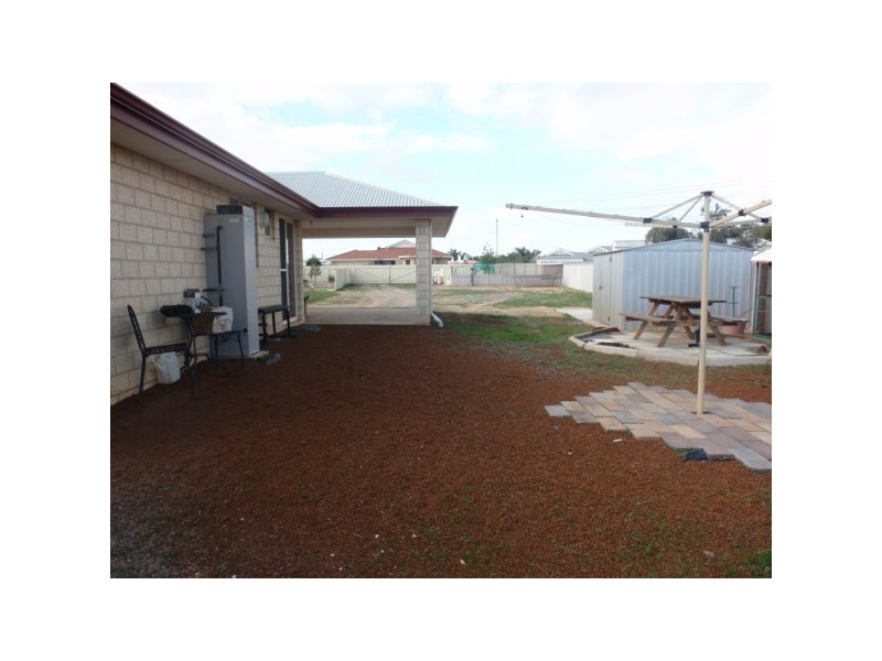 6 Foxglove Place, Strathalbyn WA 6530