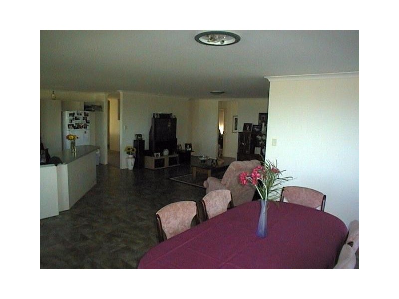 8 Auger Green, Wandina WA 6530