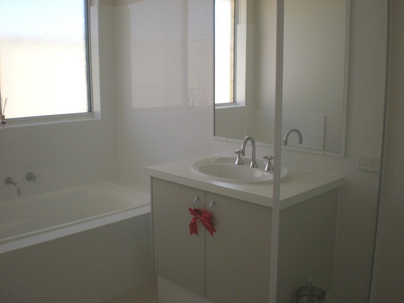 11 Slipknot Street, Drummond Cove WA 6532