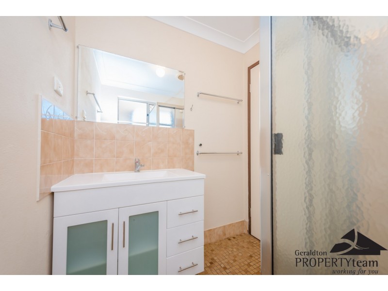 231A Second, Wonthella WA 6530