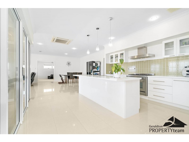 43 Reef Boulevard, Drummond Cove WA 6532