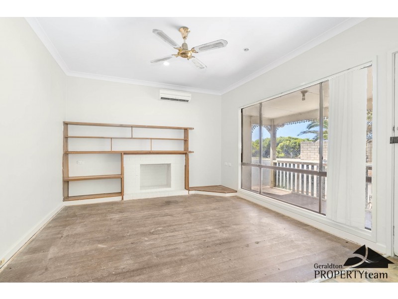 1 Eliot Street, Beachlands WA 6530