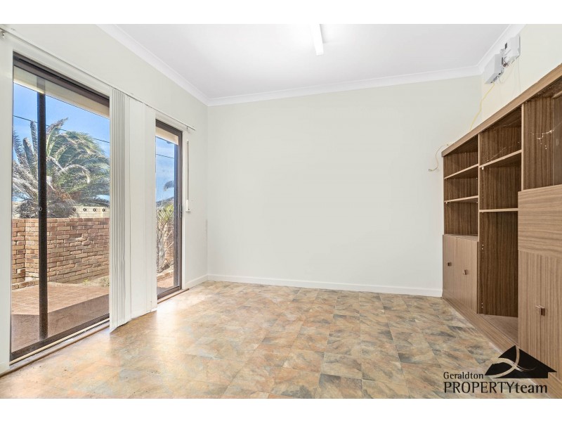 1 Eliot Street, Beachlands WA 6530