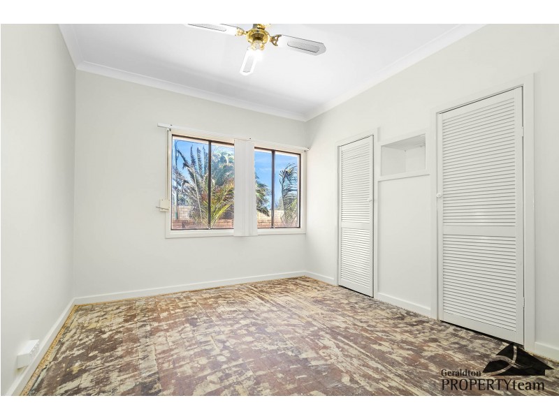 1 Eliot Street, Beachlands WA 6530