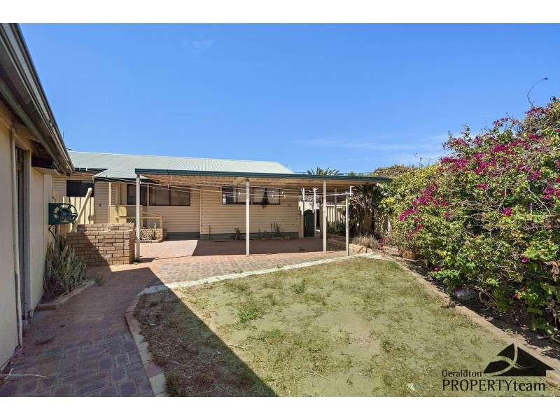 1 Eliot Street, Beachlands WA 6530