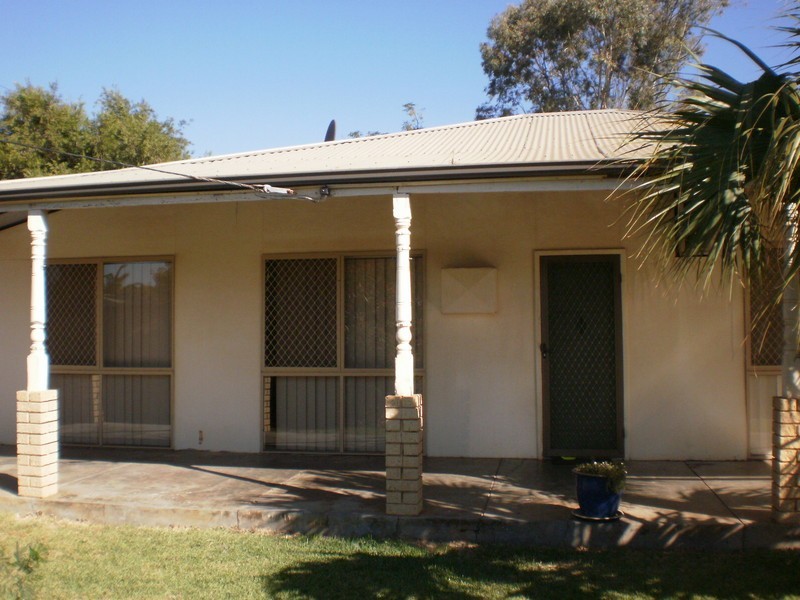 228 Second Street, Wonthella WA 6530