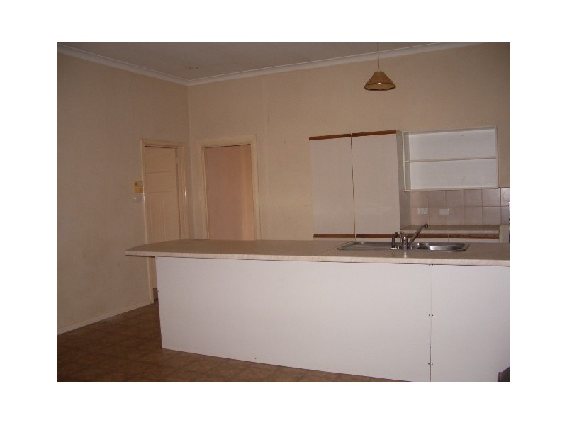 228 Second Street, Wonthella WA 6530