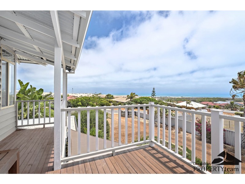 3 Eakins Crescent, Wandina WA 6530